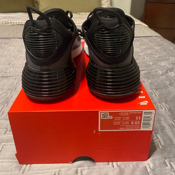Men’s Nike Air Max 2090 10.5 - Picture 4 of 5
